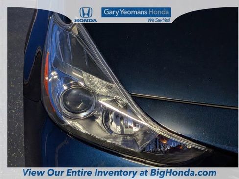 Used 2017 Toyota Prius V Two image 10