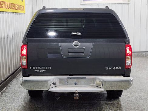 Used 2011 Nissan Frontier SV w/ SV Premium Utility Pkg AWD/4WD image 8