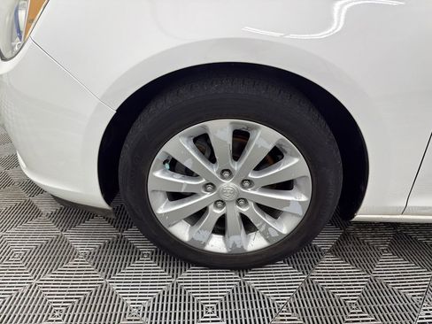 Used 2015 Buick Verano FWD image 11
