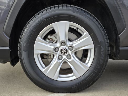 Used 2020 Toyota RAV4 XLE image 10