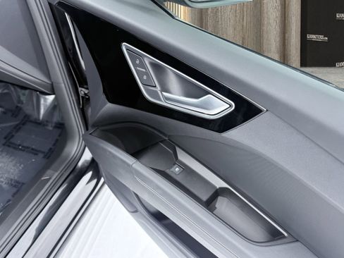 Used 2023 Audi Q4 e-tron Premium Plus w/ Premium Plus image 10