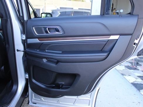 Used 2016 Ford Explorer Limited w/ Equipment Group 301A AWD/4WD image 26
