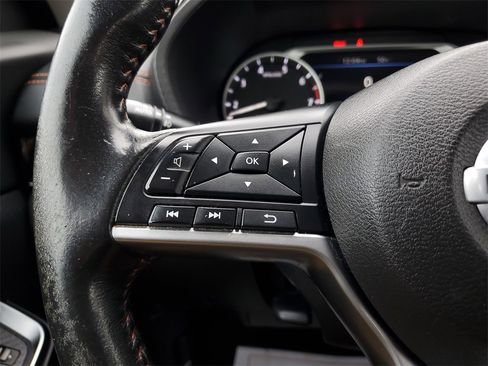 Used 2022 Nissan Sentra SR w/ SR Premium Package image 21