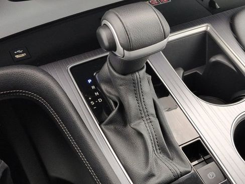 Certified 2025 Toyota Sienna XLE image 26