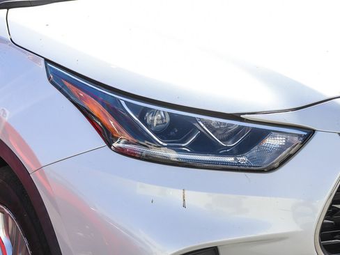 Used 2023 Toyota Highlander Limited image 5