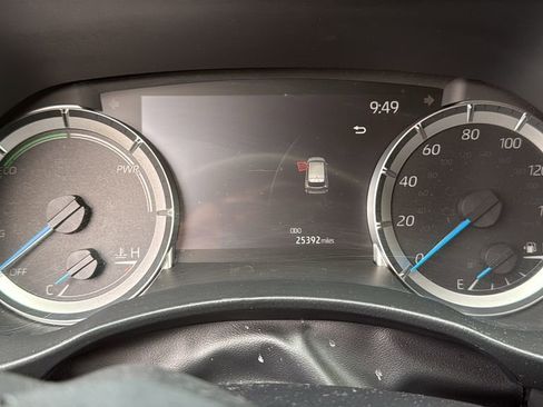 Used 2025 Toyota Highlander XLE AWD/4WD image 6