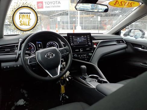 Used 2024 Toyota Camry LE image 10