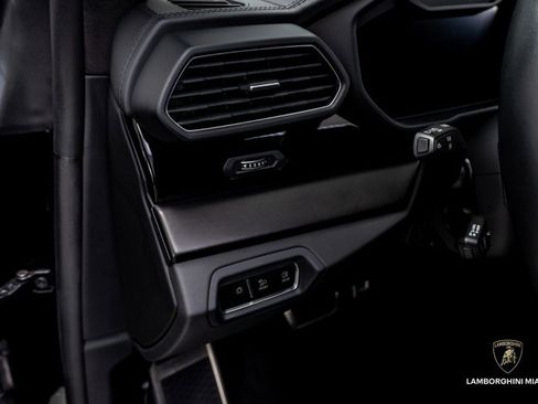 Used 2024 Lamborghini Urus S image 29