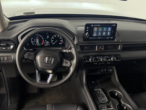 Used 2025 Honda Pilot EX-L image 13