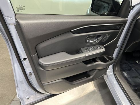 Certified 2024 Honda Pilot Elite image 13