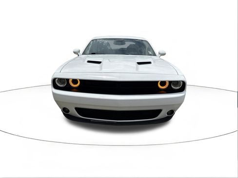 Used 2019 Dodge Challenger SXT w/ Plus Package RWD image 8