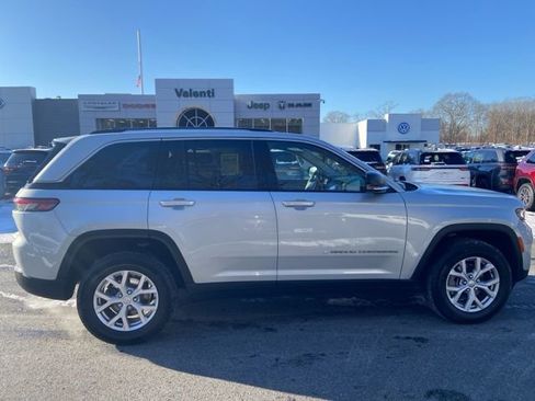 Used 2022 Jeep Grand Cherokee Limited image 7