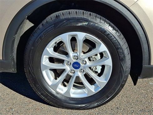 Certified 2020 Ford Escape SE image 8