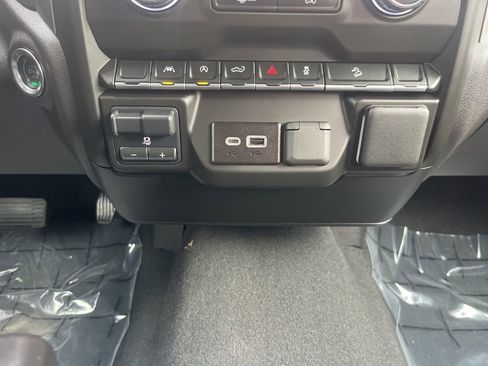 Used 2025 Chevrolet Silverado 1500 Custom Trail Boss image 31