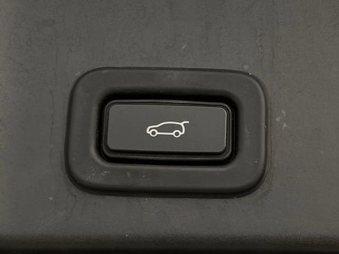 Used 2022 Land Rover Range Rover Evoque R-Dynamic S image 30