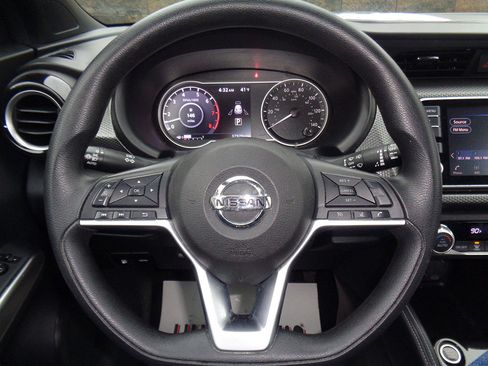 Used 2019 Nissan Kicks SV w/ Exterior Package image 15
