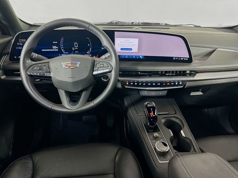 Used 2024 Cadillac XT4 Premium Luxury image 21