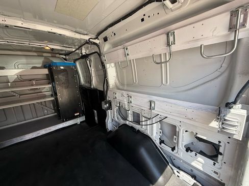 Used 2015 Ford Transit 250 130 Low Roof RWD image 16