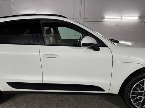 Used 2018 Porsche Macan AWD/4WD image 7