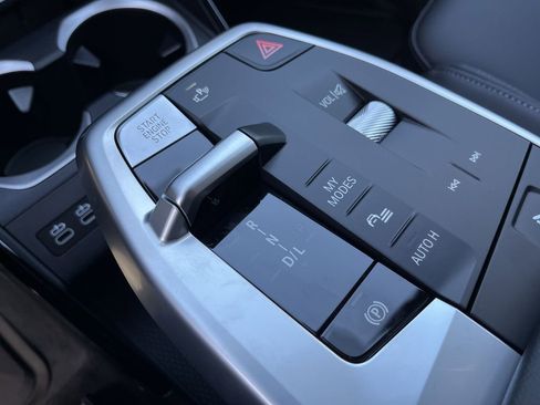 Used 2025 BMW X1 xDrive28i w/ Technology Package image 20