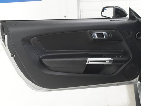 Used 2018 Ford Mustang Coupe w/ Equipment Group 101A RWD image 17