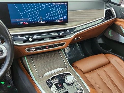 Used 2024 BMW X7 xDrive40i w/ Executive Package image 47