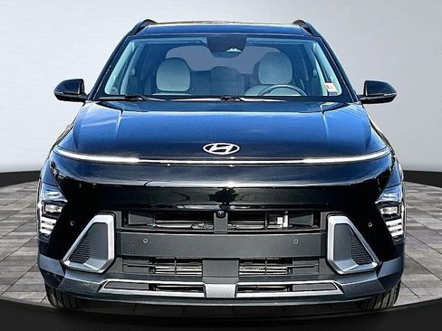 Used 2024 Hyundai Kona Limited FWD image 3