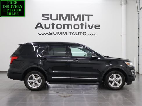 Used 2017 Ford Explorer XLT w/ Equipment Group 202A AWD/4WD image 1
