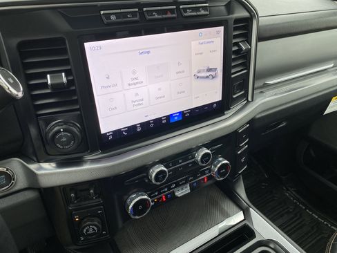 Used 2024 Ford F250 Platinum w/ Tremor Off-Road Package image 22