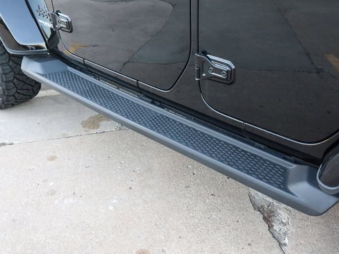 Used 2021 Jeep Wrangler Unlimited Sahara image 15