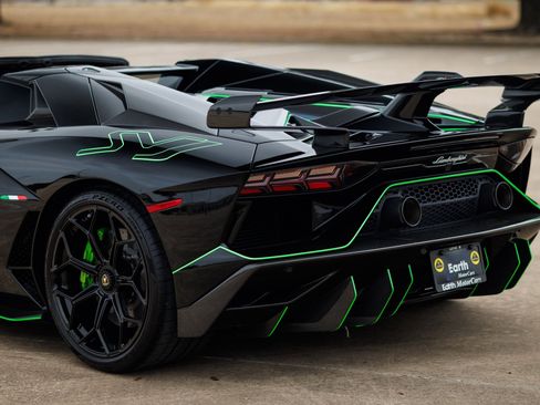 Used 2021 Lamborghini Aventador SVJ image 48