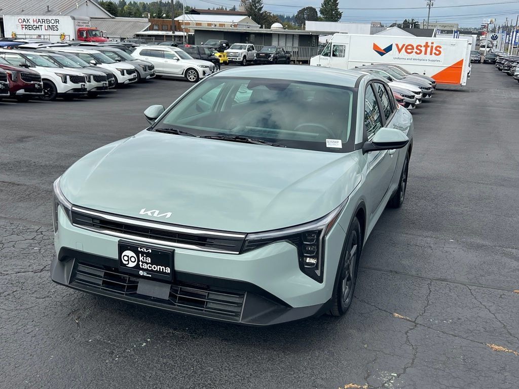 Used 2025 Kia K4 FWD image 3