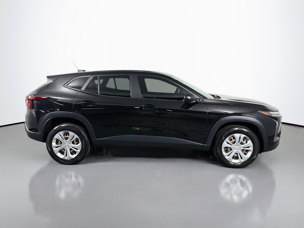 Used 2024 Chevrolet Trax LS FWD image 8
