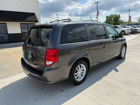 Used 2020 Dodge Grand Caravan SXT FWD image 16
