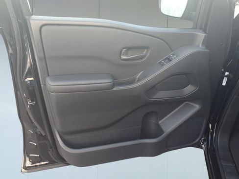 New 2026 Nissan Frontier S image 9