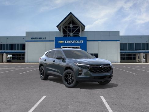 New 2026 Chevrolet Trax LT w/ Driver Confidence Package FWD image 1