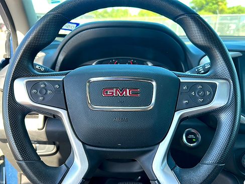 Used 2024 GMC Terrain SLE FWD image 11