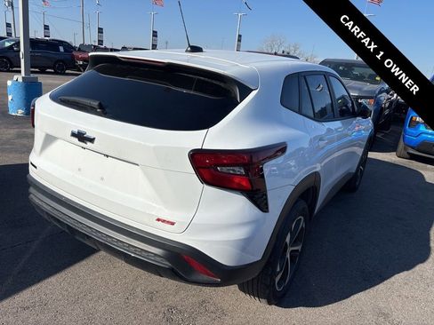 Used 2024 Chevrolet Trax RS image 2