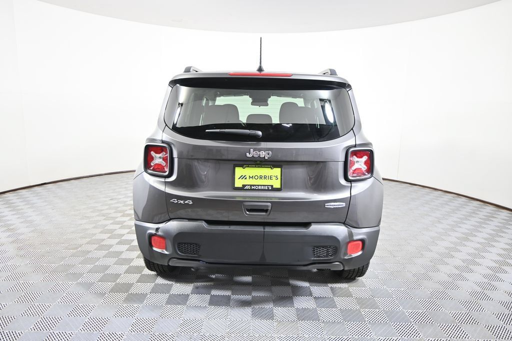 Used 2018 Jeep Renegade Latitude w/ Cold Weather Group AWD/4WD image 5
