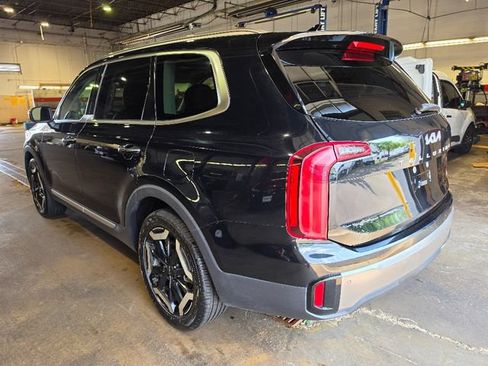 Used 2025 Kia Telluride S AWD/4WD image 2
