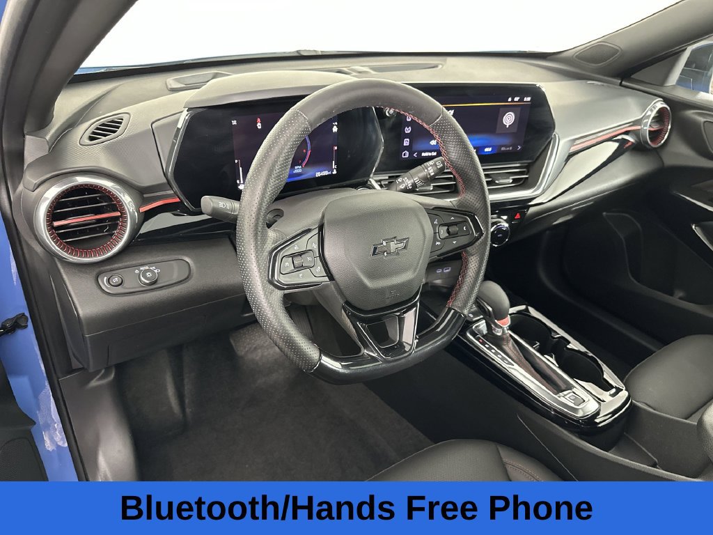 Used 2024 Chevrolet Trax RS w/ Sunroof Package FWD image 13