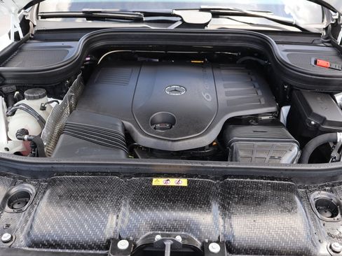 Used 2025 Mercedes-Benz GLS 450 4MATIC image 47