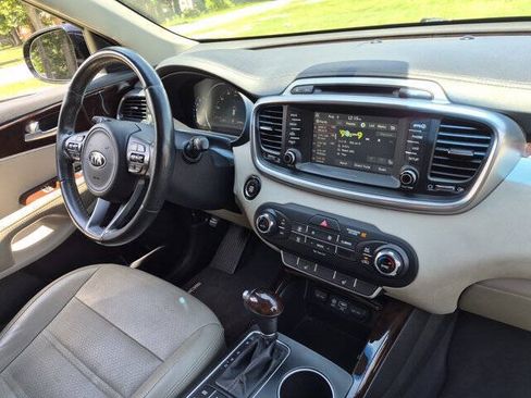 Used 2017 Kia Sorento EX AWD/4WD image 34