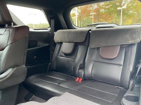 Used 2023 Ford Explorer Platinum w/ Technology Package image 28