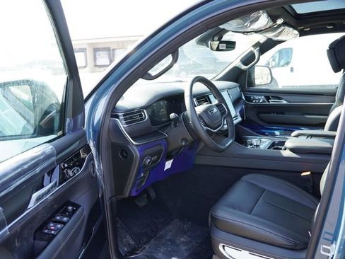 New 2026 Jeep Grand Wagoneer Summit AWD/4WD image 10