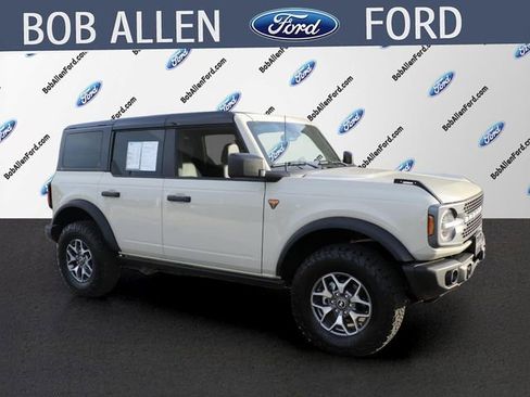 Used 2025 Ford Bronco Badlands AWD/4WD image 2