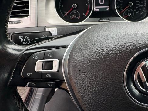 Used 2015 Volkswagen Golf TDI SE image 17