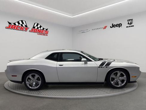Used 2012 Dodge Challenger R/T image 10