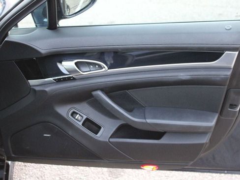 Used 2016 Porsche Panamera Edition image 21