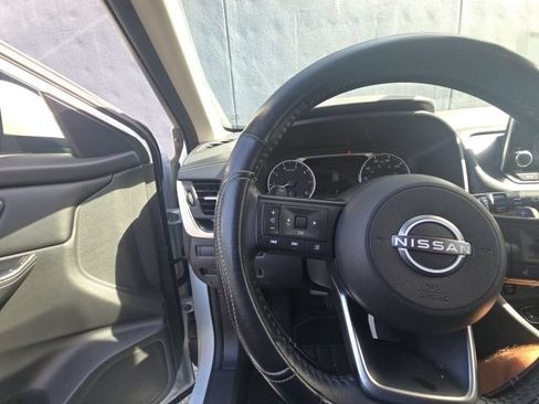 Certified 2024 Nissan Rogue SV w/ SV Premium Package FWD image 15